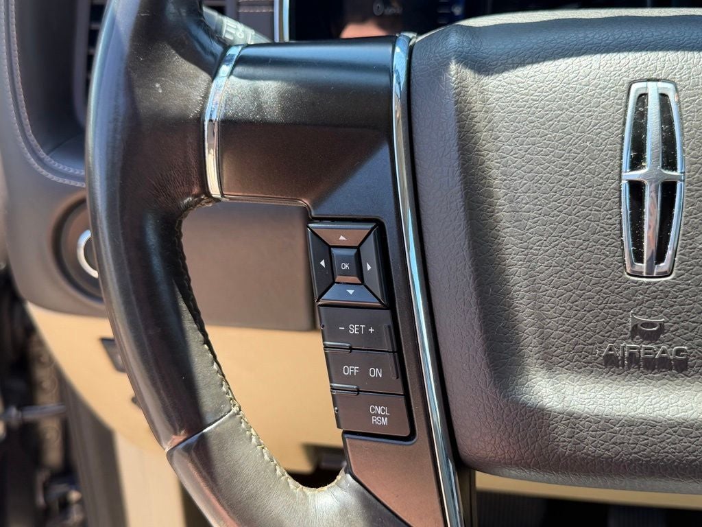 2015 Lincoln Navigator L Base