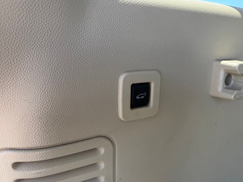 2015 Lincoln Navigator L Base