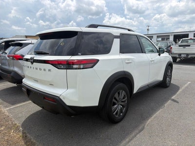 2025 Nissan Pathfinder SV