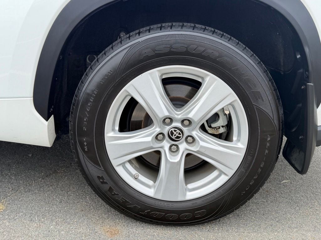2022 Toyota Highlander L