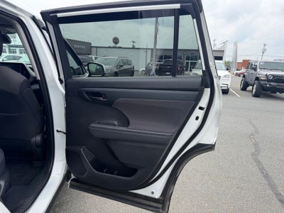 2022 Toyota Highlander L