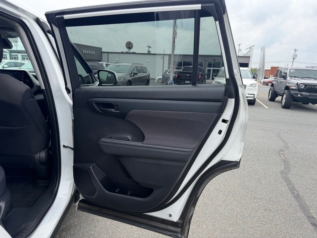 2022 Toyota Highlander L
