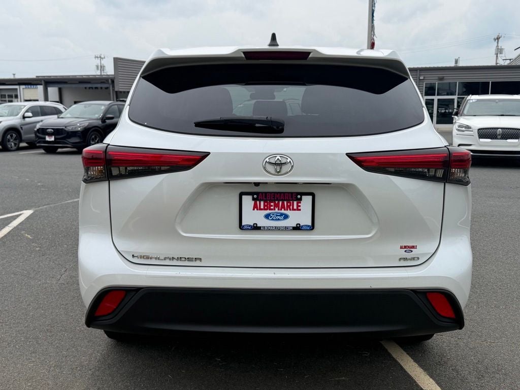 2022 Toyota Highlander L
