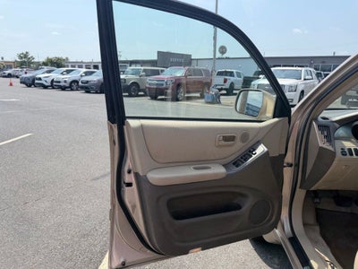 2004 Toyota Highlander Base