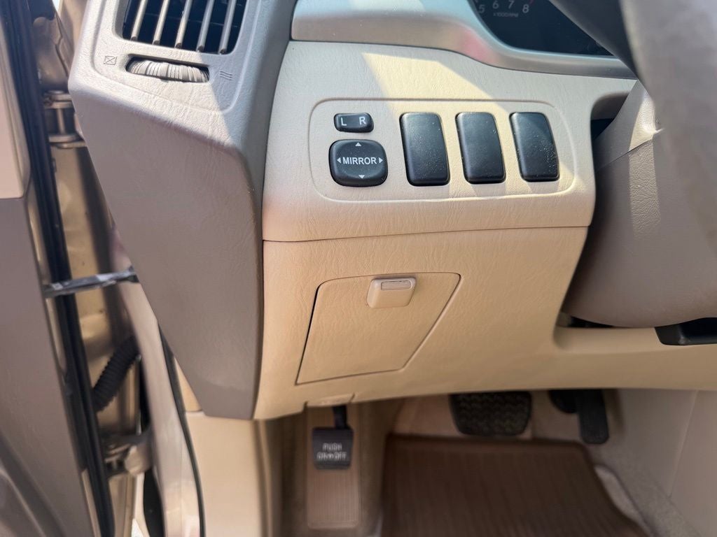 2004 Toyota Highlander Base