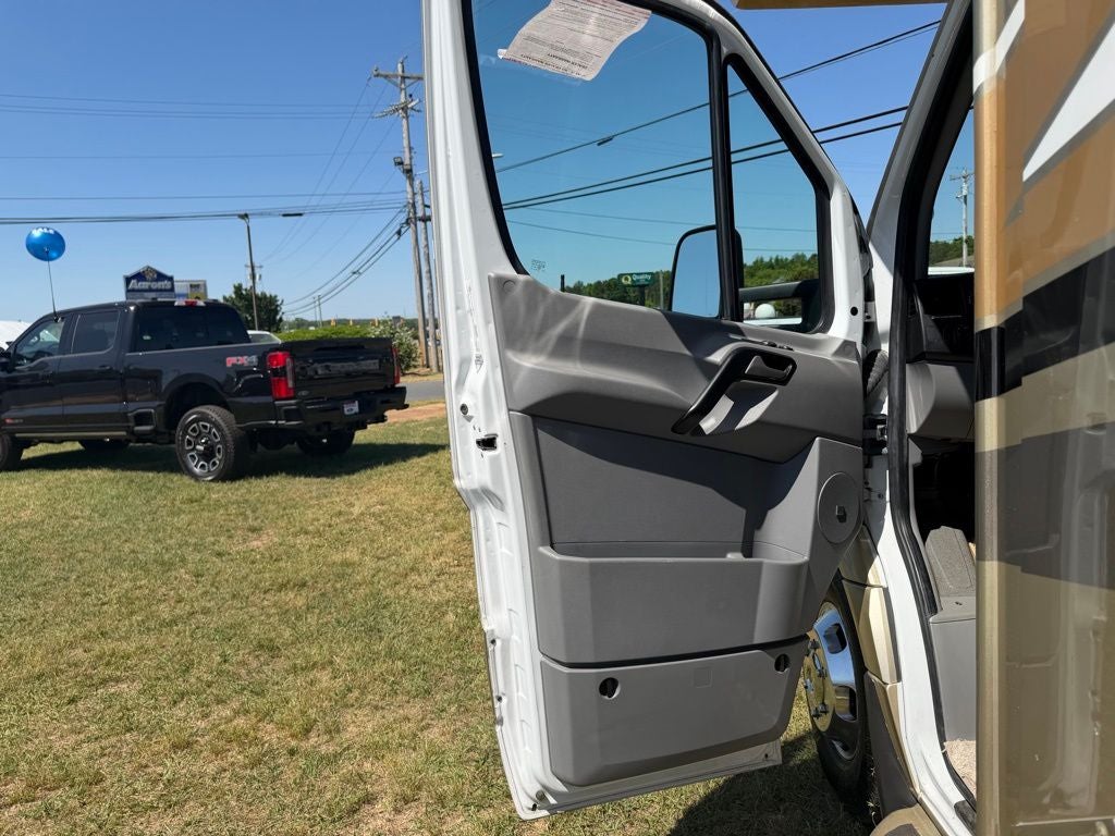 2016 Mercedes-Benz Sprinter 3500 Base