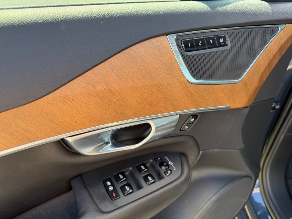 2023 Volvo XC90 B6 Plus 6-Seater